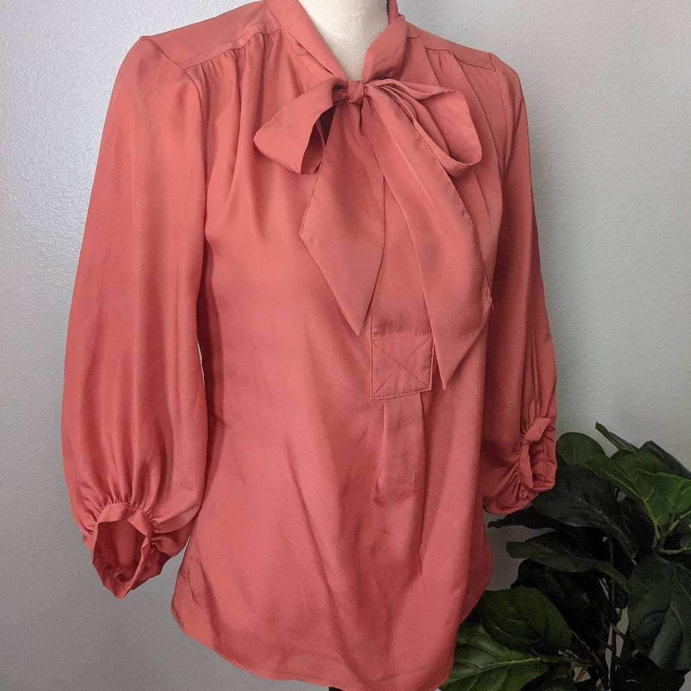 Jennifer Lopez women's  Bow tie blouse